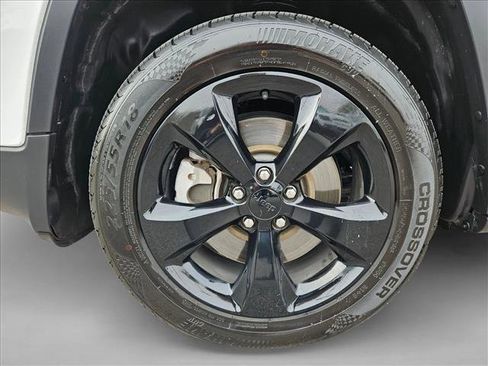 Used 2017 Jeep Cherokee Altitude image 21