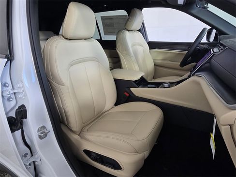 New 2025 Jeep Grand Cherokee Limited image 20