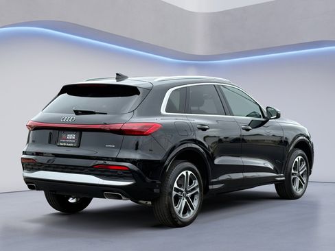 Certified 2025 Audi Q5 Premium w/ Convenience Package AWD/4WD image 8