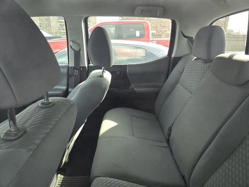 Used 2022 Toyota Tacoma SR AWD/4WD image 4