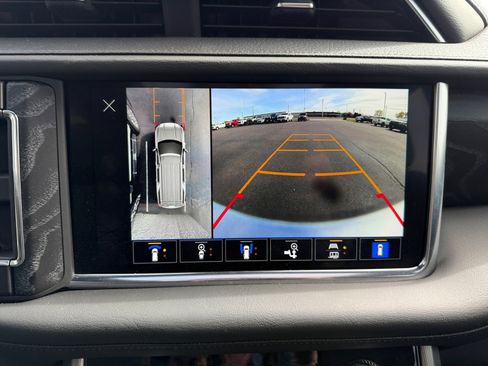 Used 2024 GMC Yukon Denali AWD/4WD image 18