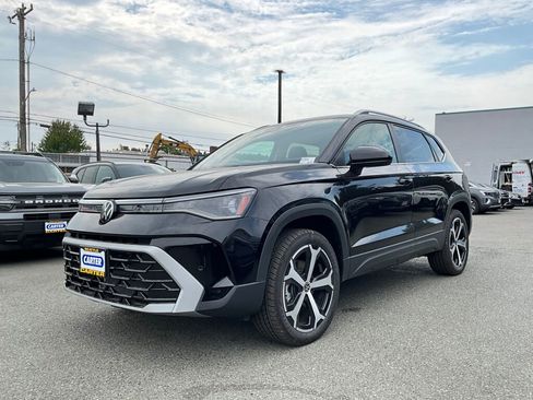 New 2025 Volkswagen Taos SEL image 4