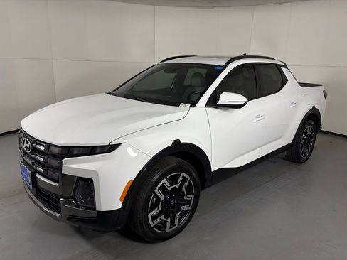 Used 2025 Hyundai Santa Cruz Limited AWD/4WD image 5