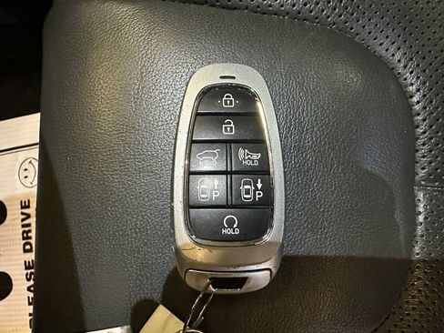 Used 2022 Hyundai Santa Fe Limited w/ Cargo Package AWD/4WD image 17
