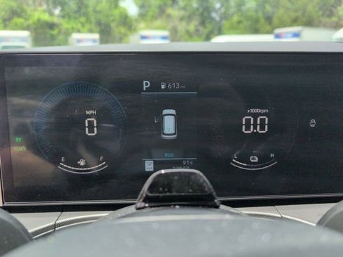 Used 2025 Hyundai Santa Fe SEL FWD image 16