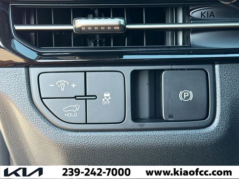 New 2026 Kia Sportage EX FWD image 32