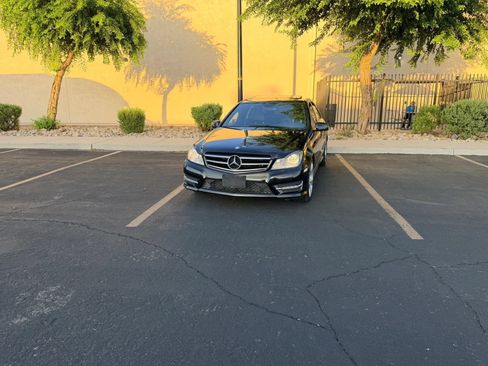 Used 2014 Mercedes-Benz C 250 Sedan image 15