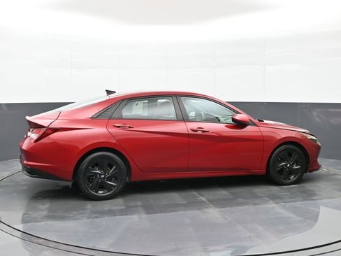 Used 2021 Hyundai Elantra SEL w/ Convenience Package image 9