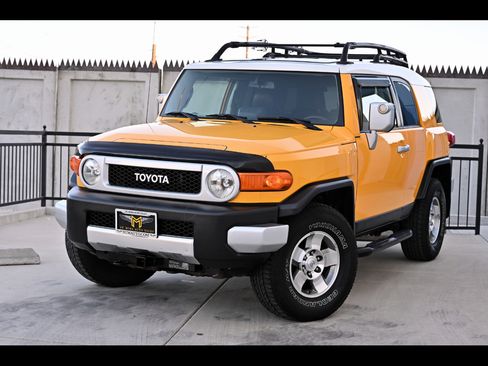 Used 2010 Toyota FJ Cruiser 4WD image 1
