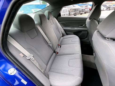 Used 2024 Hyundai Elantra SE image 18