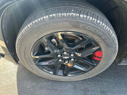 Used 2018 Chevrolet Traverse Premier w/ Redline Edition image 2