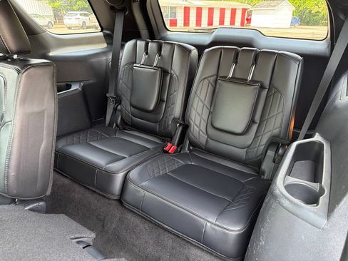 Used 2017 Ford Explorer Platinum AWD/4WD image 43