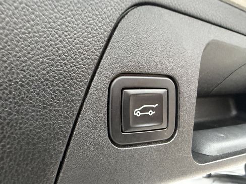 Used 2017 Buick Envision Essence image 13