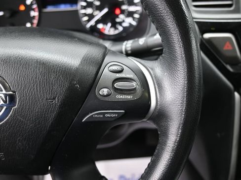 Used 2020 Nissan Pathfinder SV AWD/4WD image 16