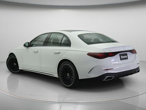 New 2026 Mercedes-Benz E 450 4MATIC Sedan image 2