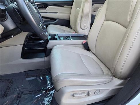 Used 2024 Honda Odyssey Touring image 17