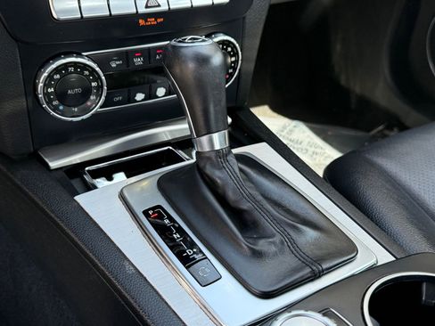 Used 2013 Mercedes-Benz C 250 Sedan image 32