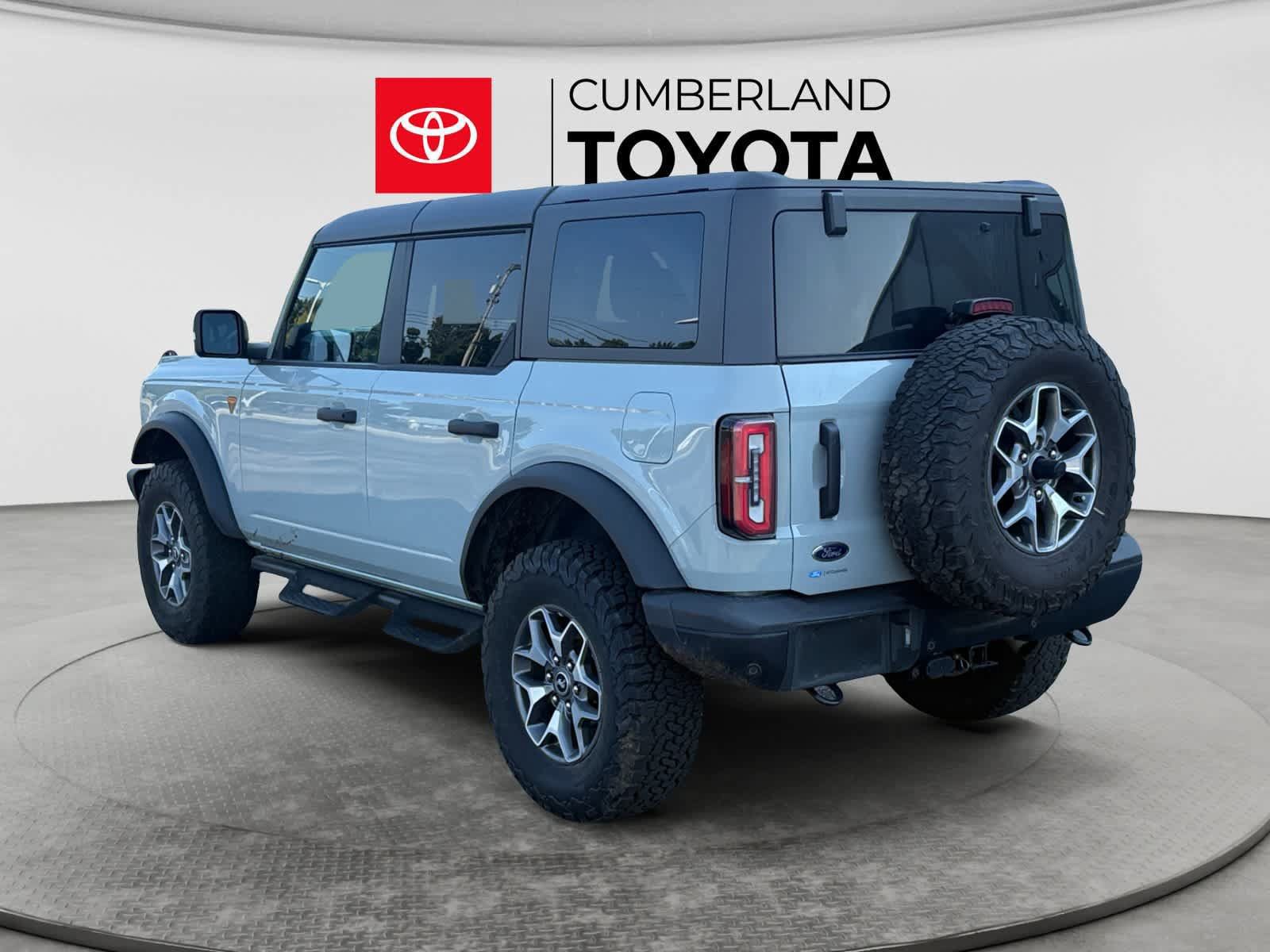 Used 2023 Ford Bronco Badlands AWD/4WD image 3