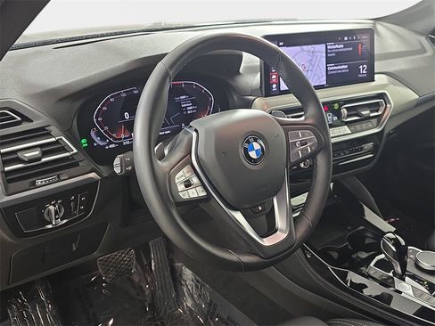 Certified 2025 BMW X4 xDrive30i image 19