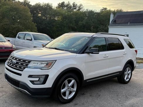 Used 2017 Ford Explorer XLT w/ Equipment Group 201A AWD/4WD image 1