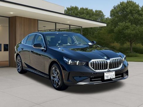 Used 2026 BMW 530i w/ Premium Package RWD image 6