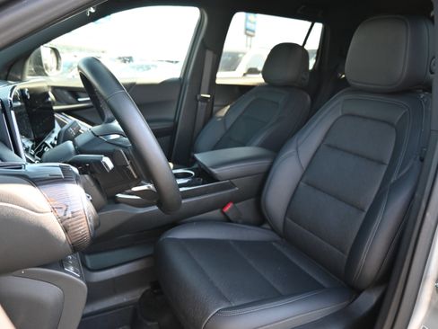 Used 2026 Chevrolet Equinox LT w/ Convenience Package II image 6