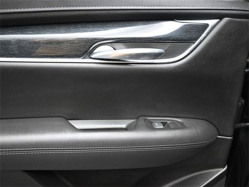 Used 2022 Cadillac XT5 Premium Luxury image 13