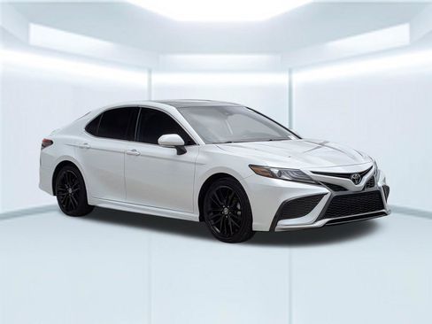 Used 2023 Toyota Camry XSE w/ Navigation Package FWD image 9