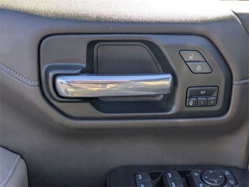 Used 2020 GMC Sierra 1500 SLT image 13