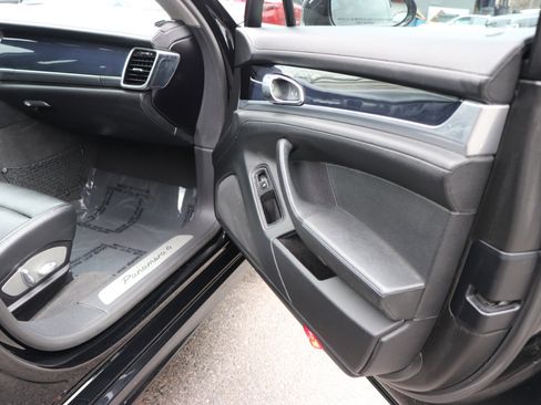 Used 2016 Porsche Panamera 4 image 15