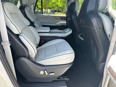 New 2026 Lincoln Navigator L Black Label image 18