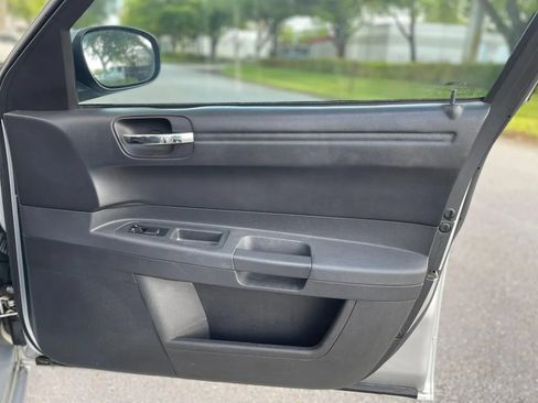 Used 2008 Chrysler 300 LX RWD image 30