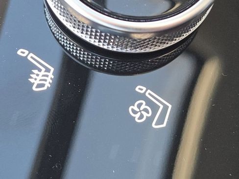 New 2026 INFINITI QX60 Luxe w/ Family Package image 6