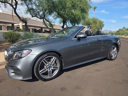 Used 2019 Mercedes-Benz E 450 4MATIC Cabriolet image 3