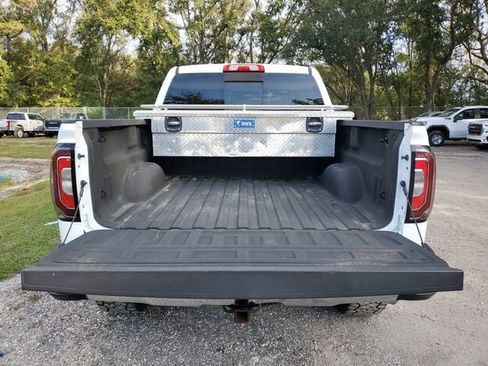Used 2018 GMC Sierra 1500 SLT image 9