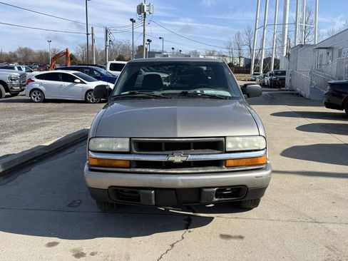 Used 2003 Chevrolet S10 Pickup LS image 23