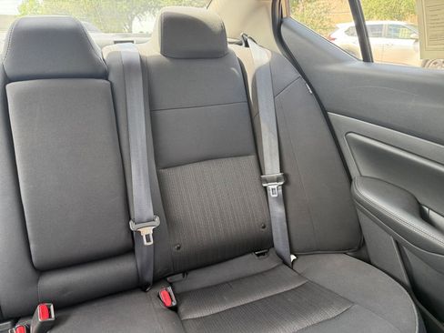 Used 2025 Nissan Altima 2.5 SV FWD image 38