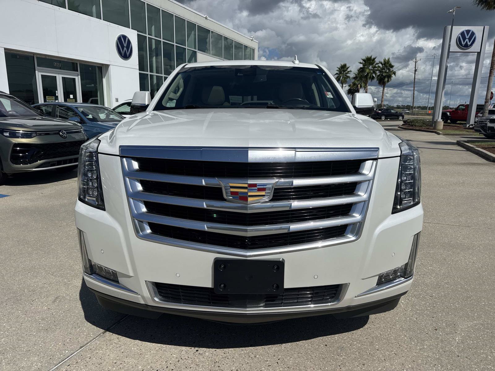 Used 2016 Cadillac Escalade ESV Premium AWD/4WD image 2