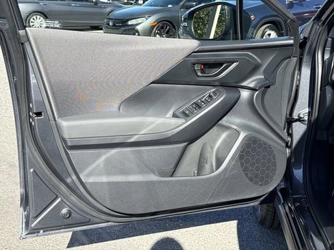 Used 2025 Subaru Crosstrek 2.0i Premium image 18