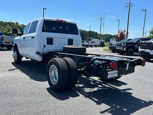 New 2025 RAM 3500 Tradesman w/ Chrome Appearance Group image 4