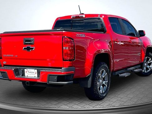 Used 2020 Chevrolet Colorado Z71 AWD/4WD image 2