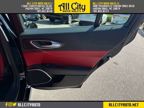 Used 2019 Alfa Romeo Giulia RWD image 12