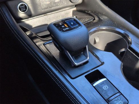 Used 2021 Nissan Rogue SL w/ Premium Package image 11