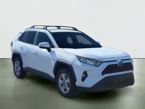 Used 2021 Toyota RAV4 XLE w/ Convenience Package image 9
