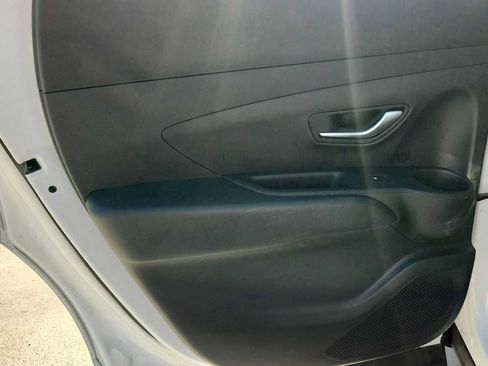 Used 2025 Hyundai Santa Cruz SE FWD image 38