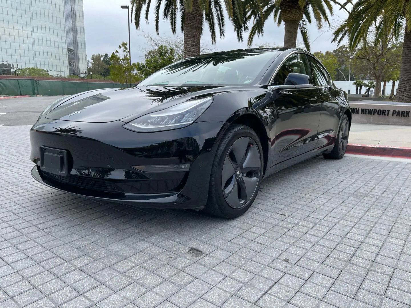 Used 2019 Tesla Model 3 Long Range RWD image 4