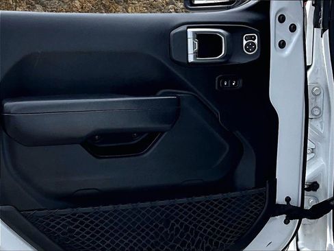 Used 2018 Jeep Wrangler Unlimited Sport S image 20