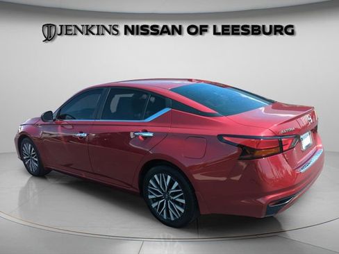 Certified 2023 Nissan Altima 2.5 SV FWD image 9