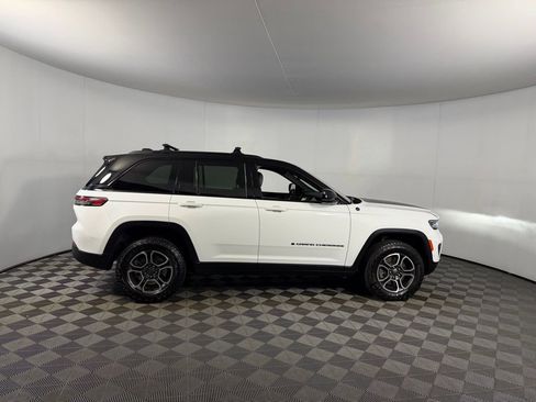 Used 2023 Jeep Grand Cherokee Trailhawk w/ Advanced Protech Group II AWD/4WD image 3
