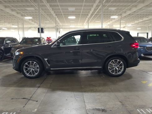 New 2026 BMW X5 xDrive50e w/ Premium Package image 9